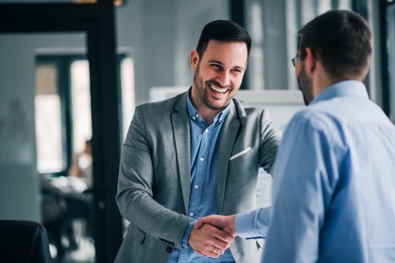 Comment débuter une relation d'affaires avec un client B2B ? - CRM CentrixOne